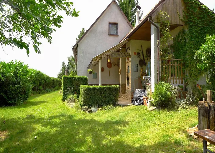 度假居 Outdoor Adventure & Relaxation *